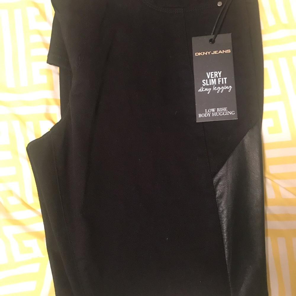 🔥Black Denim DKNY w/Faux Leather striped